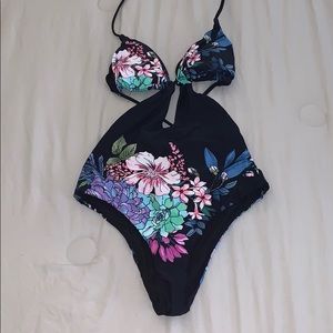 *NWOT* floral one piece bathing suit